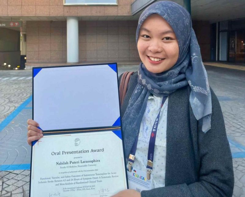 Mahasiswi Program Pendidikan Profesi Dokter (MPPD) Fakultas Kedokteran Universitas Hasanuddin (FK Unhas) angkatan 2020, Nabilah Puteri Larassaphira, meraih dua penghargaan bergengsi pada ajang Joint Conference of the 2025 International Conference Stroke Update and International Conference on Intracranial Atherosclerosis (ICSU–ICAS 2025).